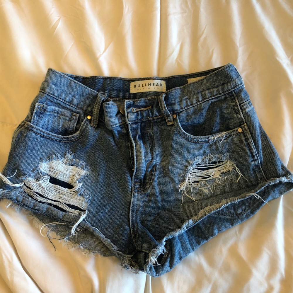 Bullhead Demin High-Rise Shorts. Size 25